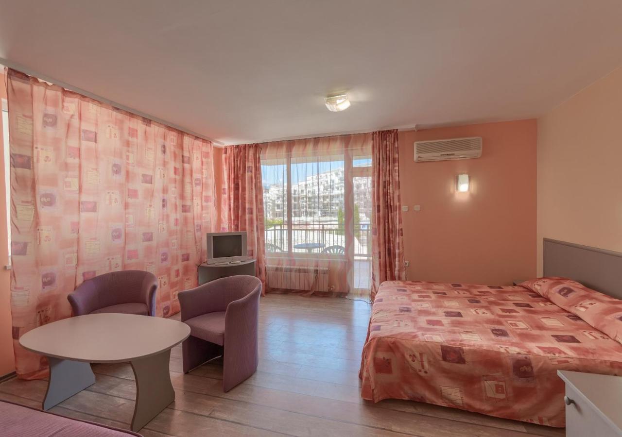 Hotel Fantastiko Ravda رافدا المظهر الخارجي الصورة